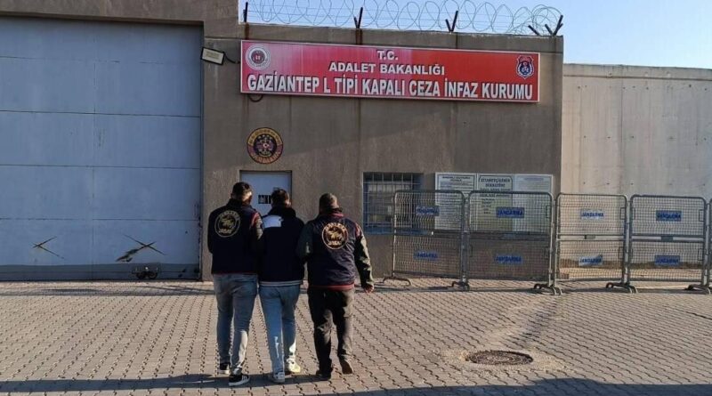 Gaziantep'te 11 Suç Kaydı ve 10 Yıl Hapis Cezası bulunan B.Ş.M. Yakalandı 1