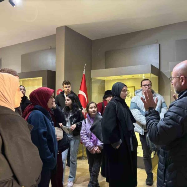 Hendek Eğitim Fakültesi öğrencileri Sakarya Müzesi'nde-2