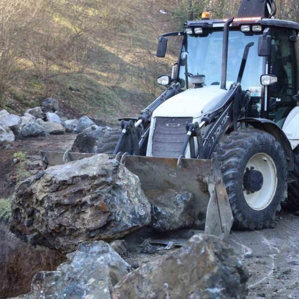 Heyelan sonrası onarım çalışmaları-1