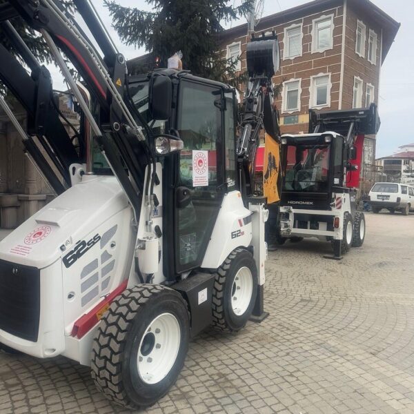 İki adet mini kazıcı-1