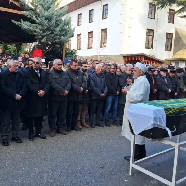İskilip Belediye Başkanı İsmail Çizikci'nin Annesi Güldane Çizikci'nin Cenaze Töreni-1