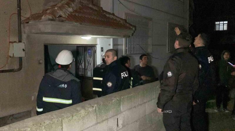 Karaman'da Apartmanda Duman, Aile Balkona Çıkarttı 1