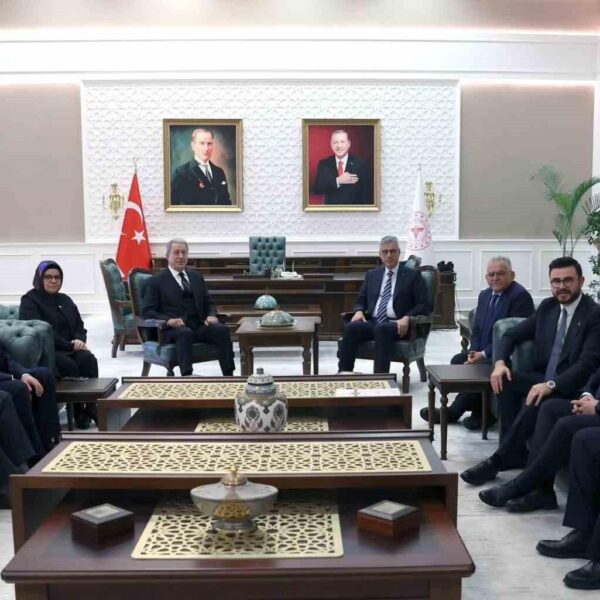 Kayseri Büyükşehir Belediye Başkanı Memduh Büyükkılıç ve Sağlık Bakanı Kemal Memişoğlu'nun ziyareti