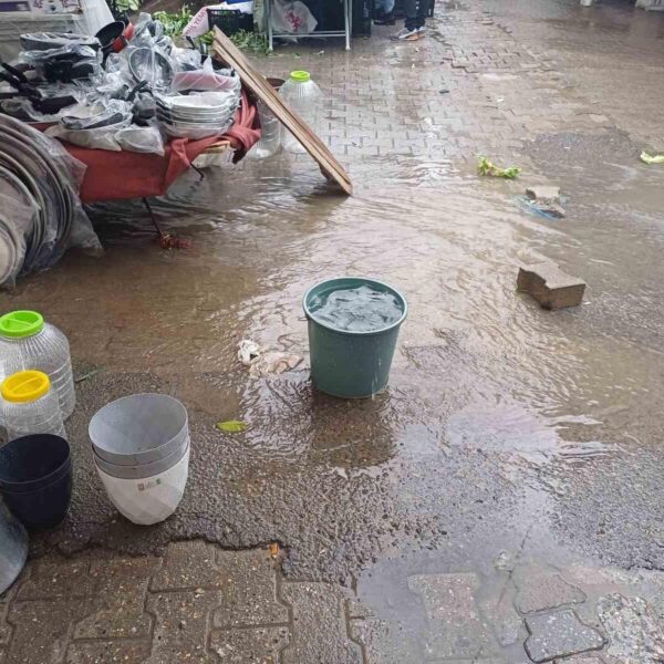Köşk Pazarı yağışlı günde çamur içinde-1