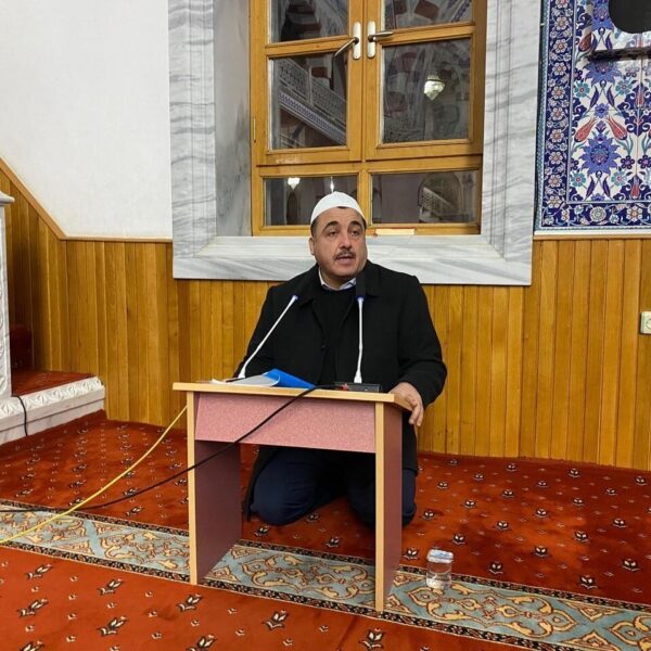 Kulu'daki vatandaşlar Regaib Kandili'nde dualar eşliğinde ibadet ediyor