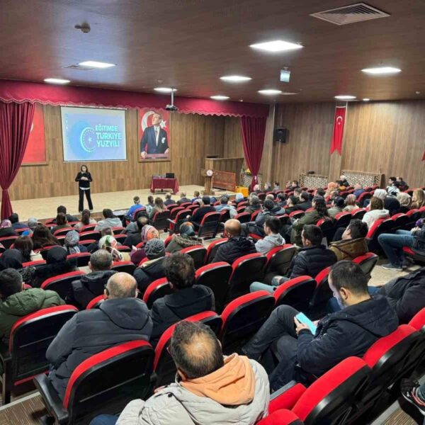 Kütahya'da Maarif Modeli'ne odaklanan toplantı