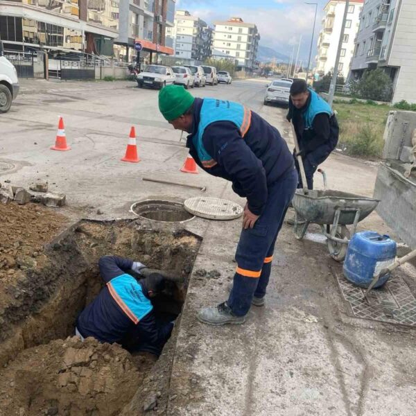 Manisa Büyükşehir Belediyesi MASKİ ekipleri altyapı çalışması yapıyor-2