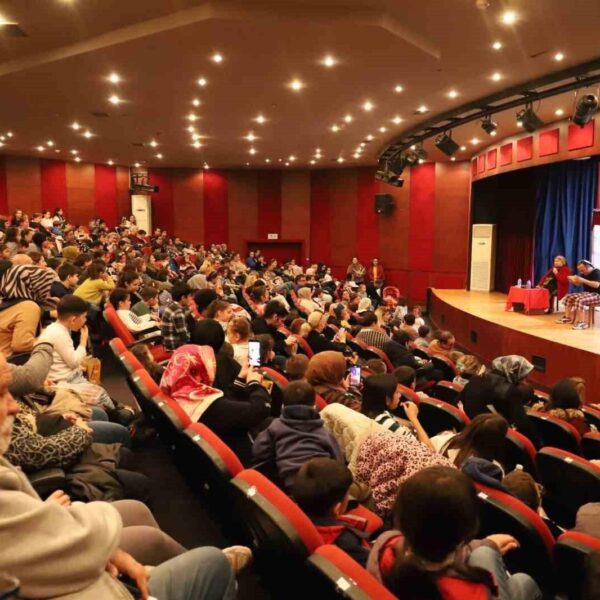 Nazilli Belediyesi'nin düzenlediği çocuk tiyatrosu-4