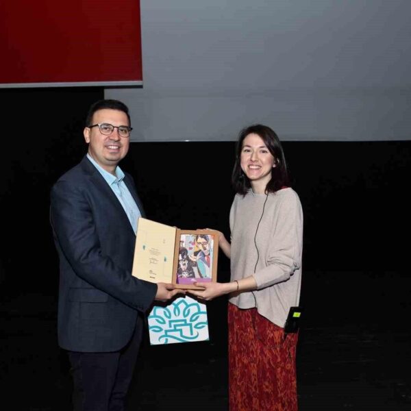 Nilüfer Belediyesi'nde düzenlenen kitap söyleşisi-2