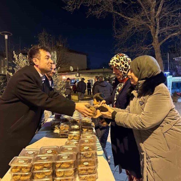 Nilüfer Belediyesi'nin Miraç Kandili'nde simidi ikramı-1