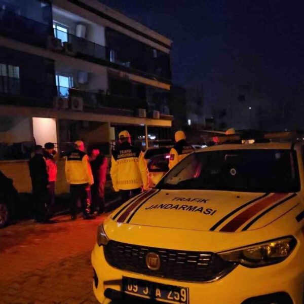 Olay yerine gelen sağlık ve jandarma ekipleri