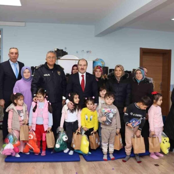 Oltu 25 Mart İlkokulu'nda yapılan karne töreni-2