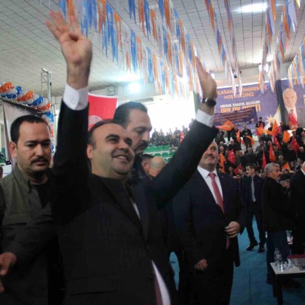 Sanayi ve Teknoloji Bakanı Mehmet Fatih Kacır, AK Parti Giresun İl Başkanlığının 8. Olağan Kongresi'nde konuşuyor.-1