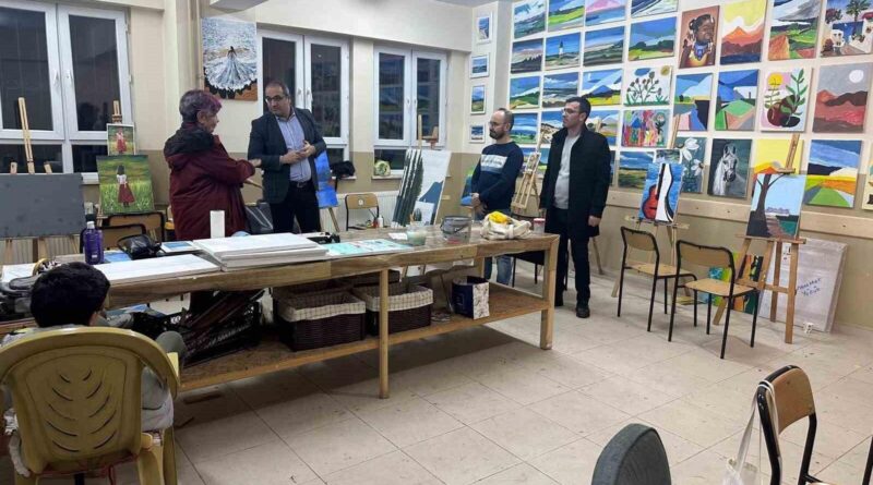 Sarıgöl'de Kaymakam ve İlçe Milli Eğitim Müdürü Halk Eğitim Kurslarını Ziyaret Etti 1