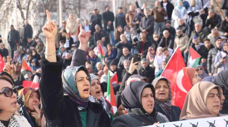 Sivas'ta Filistin Dayanışması: Üniversite Öğrencileri İsrail Saldırılarını Kınıyor 8