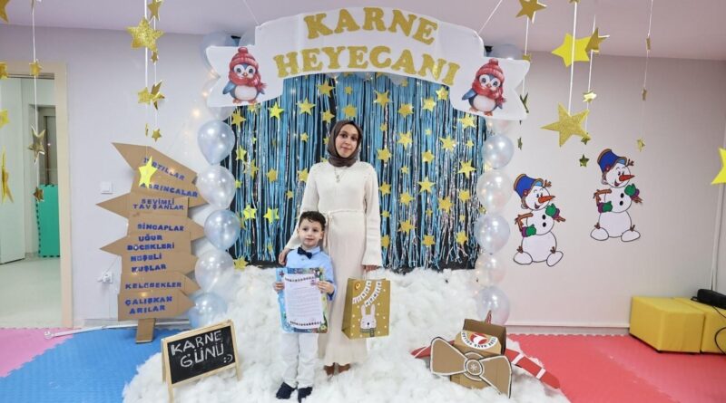 Sultangazi'de Merve Karakaş Ana Kucağı Öğrencileri İlk Karnelerini Aldı 1