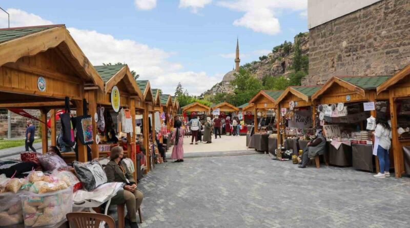 Talas'ta 'Maharetli Eller' Kadın Üretici Pazarı 5 Ocak'ta Açılıyor 1