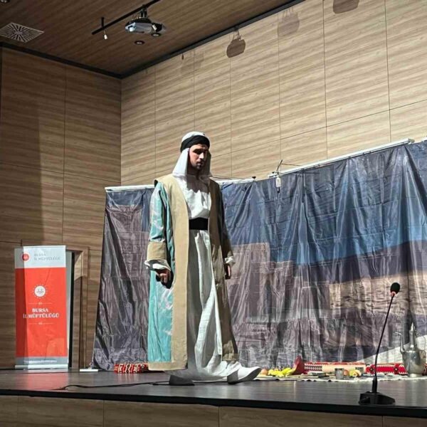 TDV Erkek Öğrenci Yurdu öğrencilerinin sahnelediği tiyatro oyunu-3