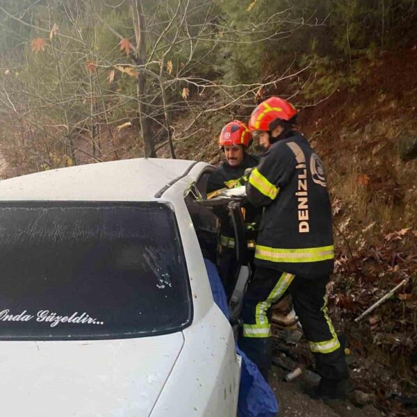 Trafik kazasında hasarlı araç-1