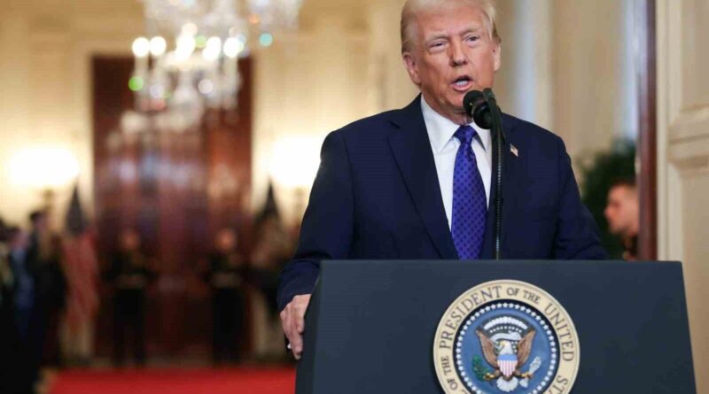 Trump, Guantanamo'da 30 Bin Kişilik Kaçak Göçmen Gözaltı Tesisini Açıkladı 3