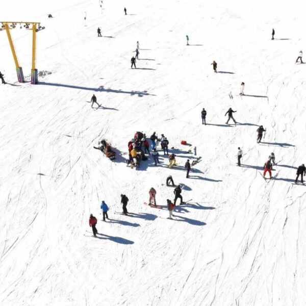 Uludağ'da karın tadını çıkaran turistler-6