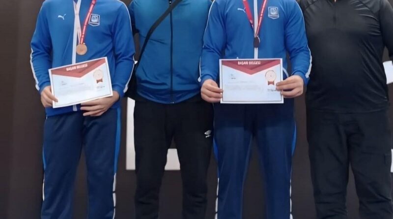 Yunusemre Belediyespor Güreşçileri Bilecik'te Bronz Madalya Kazandı 1