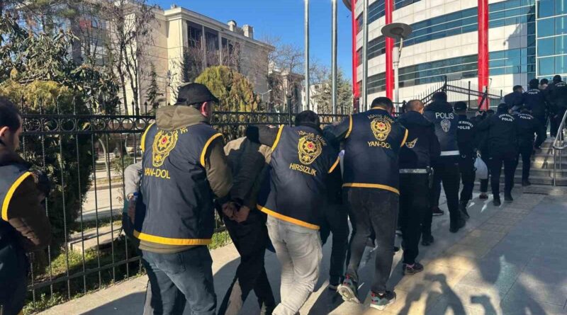 Adıyaman'da Hırsızlık Şüphelilerine Karşı Operasyon: 36 Kişi Gözaltına Alındı 1
