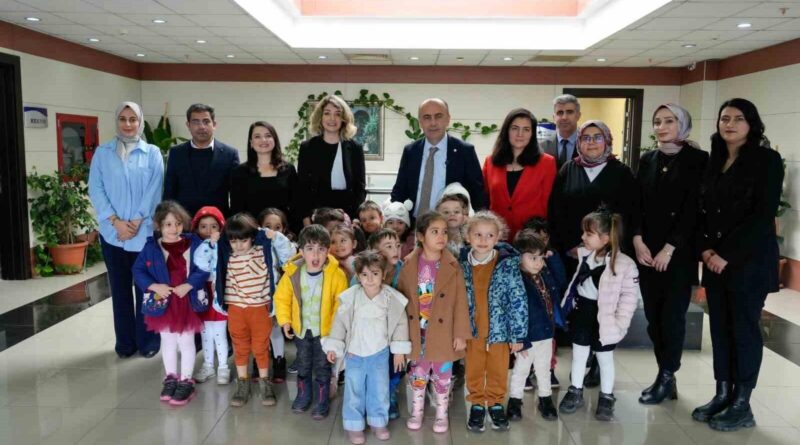 Adıyaman Üniversitesi Rektörü Prof. Dr. Mehmet Keleş'i Adıyaman Üniversitesi Uygulama Anaokulu Öğrencileri Ziyaret Etti 1