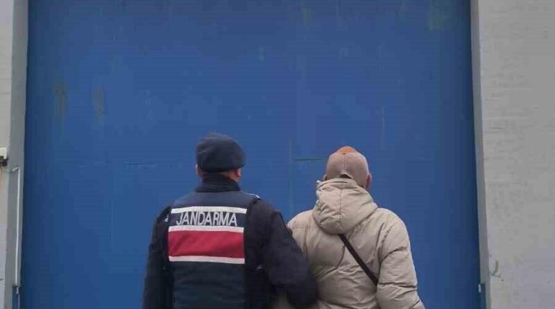 Afyonkarahisar Jandarma, 4 Yıl Hapis Cezası Olan Kaçak Şahsi Yakaladı 1