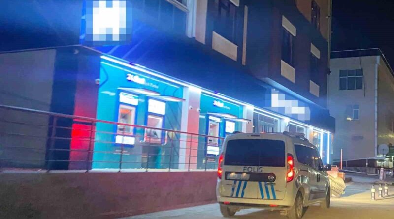 Aksaray'da Gece Yarısı Bankada Alarm Çalması Panik Yaratmıştı 1