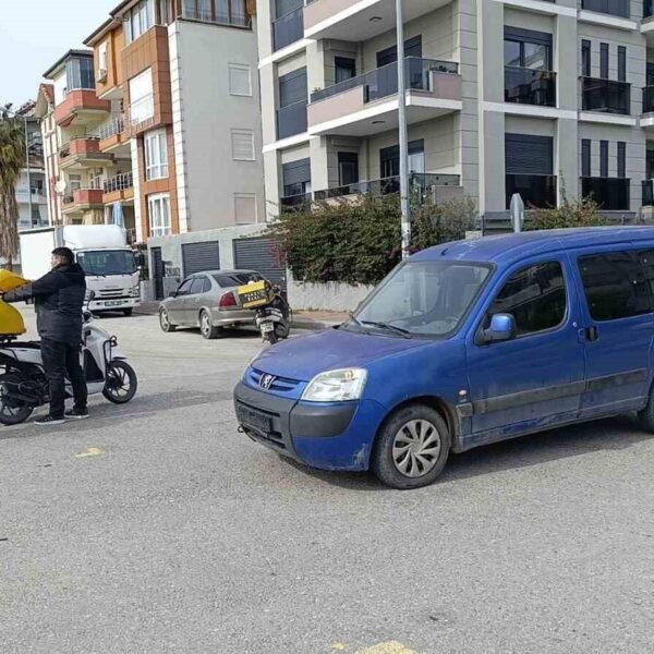 Ambulans olay yerine geldi