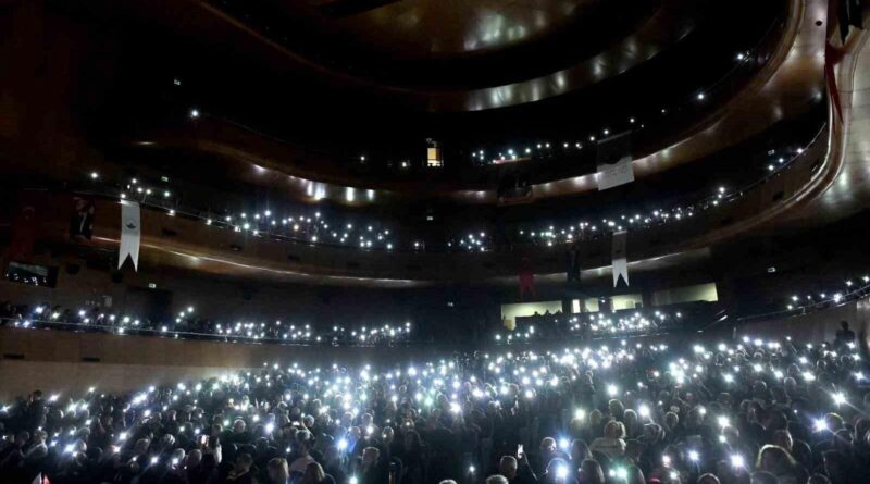 Antakya Medeniyetler Korosu, Bursa'da Deprem İkinci Yıl Anısına Konser Verdi 7