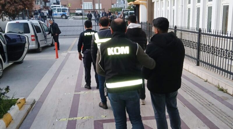Aydın'da Silahlı Eylemlerde Bulunan 3 Şüpheli Tutuklandı 1
