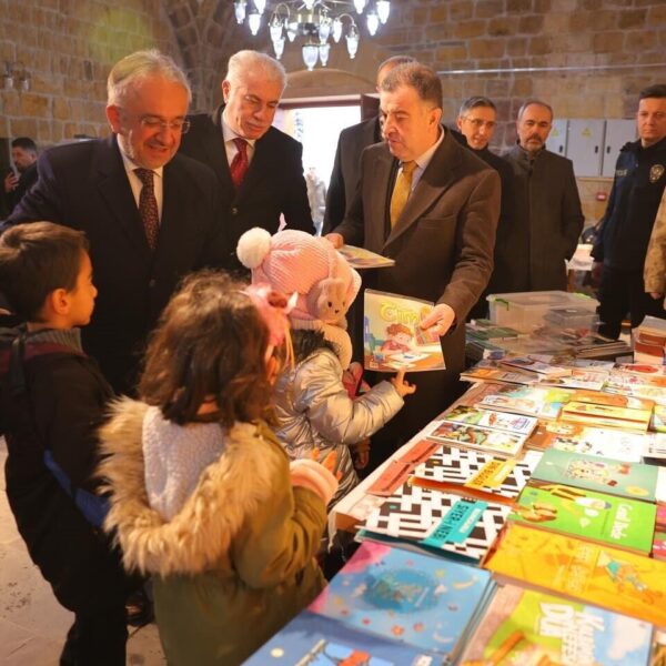 Bayburt'ta düzenlenen hayır çarşısı