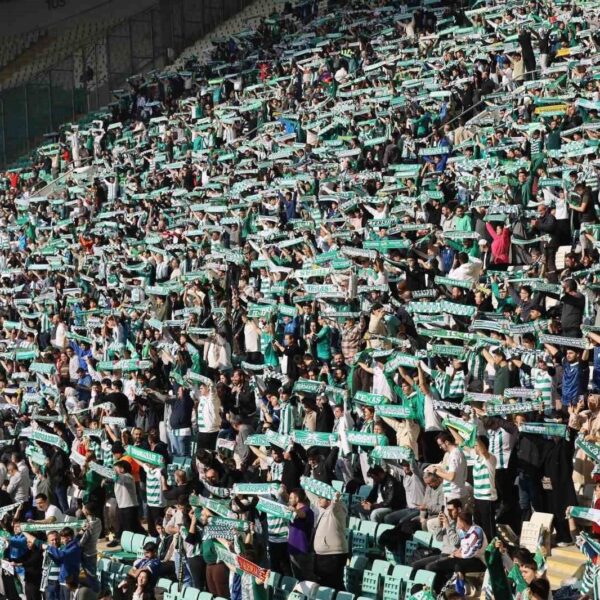 Bursasporlu çocuklar ve aileleri maç sonunda mutluluk yaşadı-3