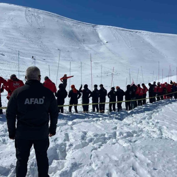 Çığ sonrası arama kurtarma tatbikatı-1