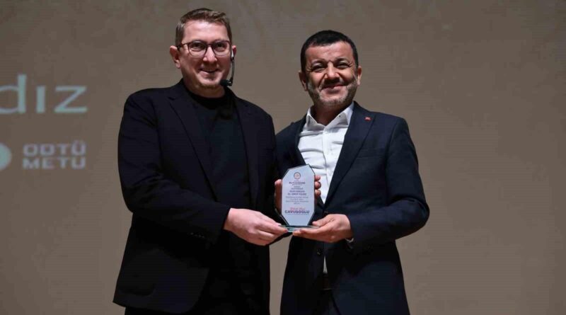 Denizli'de Bilim Günleri NASA Astrofizikçisi Dr. Umut Yıldız ile Açıldı 8