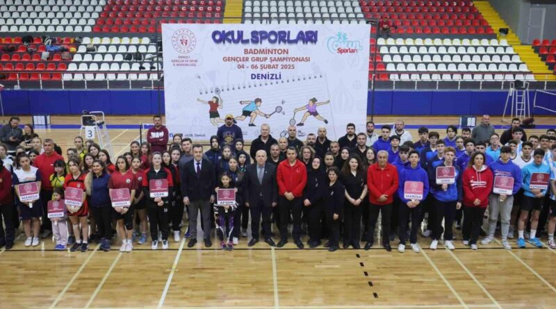Denizli'de Okul Sporları Badminton Gençler Grup Şampiyonası'nda İzmir ve Aydın Takımları Zafer Aldı 1
