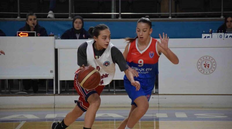Denizli İncilipınar Spor ve İzmir Efe Spor, Afyonkarahisar'da U-14 Basketbol Kızlar Bölge Şampiyonası'nda Bir Üst Tura Yükseldi 1