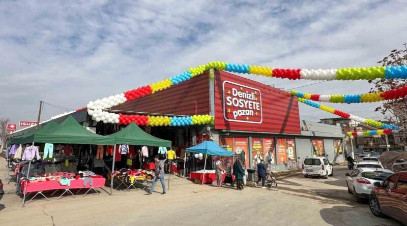 Denizli Sosyete Pazarı'nda Ücretsiz Ahşap Ayakkabı Dağıtımı 1