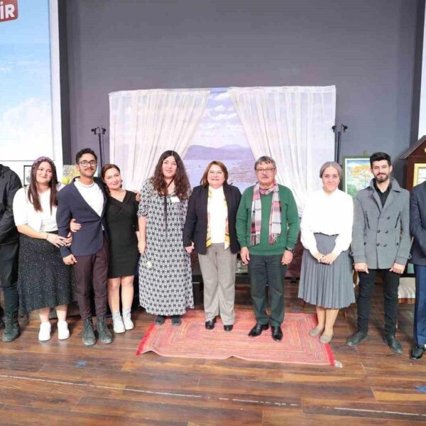 Didim Belediyesi Tiyatro Topluluğu tarafından sahnelenen