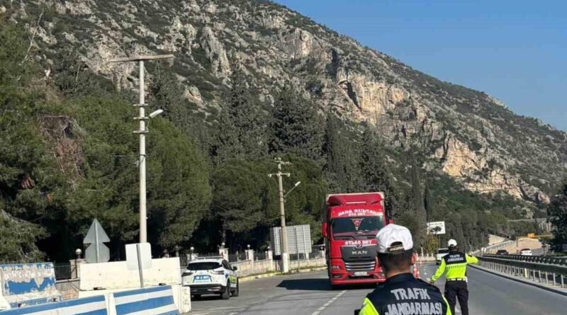 Didim'de Havadan Trafik Denetimi; 7 Sürücü Ceza Yedi 1