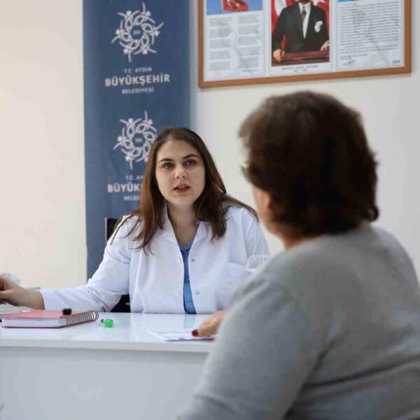 Diyetisyen, vatandaşla görüşme-2