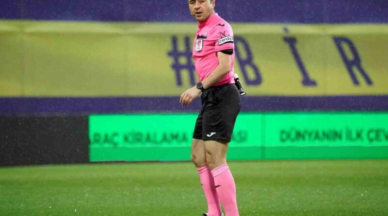 Doktor Hakem Raşit Yorgancılar, Gökhan Akkan'ın Hayati Tehlikesi İçin Dilini Boğazından Çıkararak Erzurumspor'un Şampiyonluk Träumeni Yükseltti 1