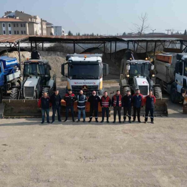 Düzce'de kar yağışı öncesi hazırlıklar-3