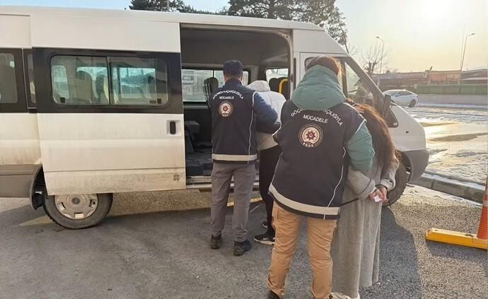 Erzincan'da 18 Yabancı Uyruklu Şahıs Yasadışı Göç Hakkında Yakalandı 1