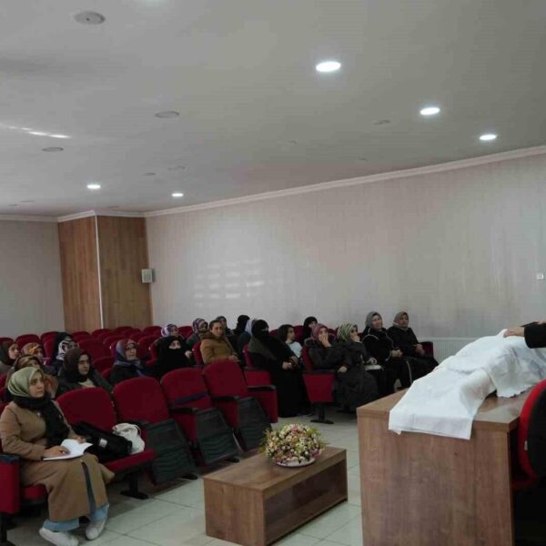 Erzincan'da gassallık kursuna katılan kadınlar.-4