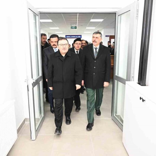 Erzurum Valisi Mustafa Çiftçi, yeni Jandarma Komutanlığı binasının açılış töreninde.-7