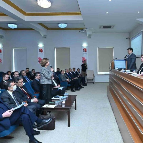 Eskişehir Valisi Aksoy'un başkanlığında yapılan İl Hayvanları Koruma Kurulu Toplantısı-1