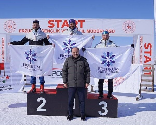ETÜ sporcularının şampiyonluk anı-5